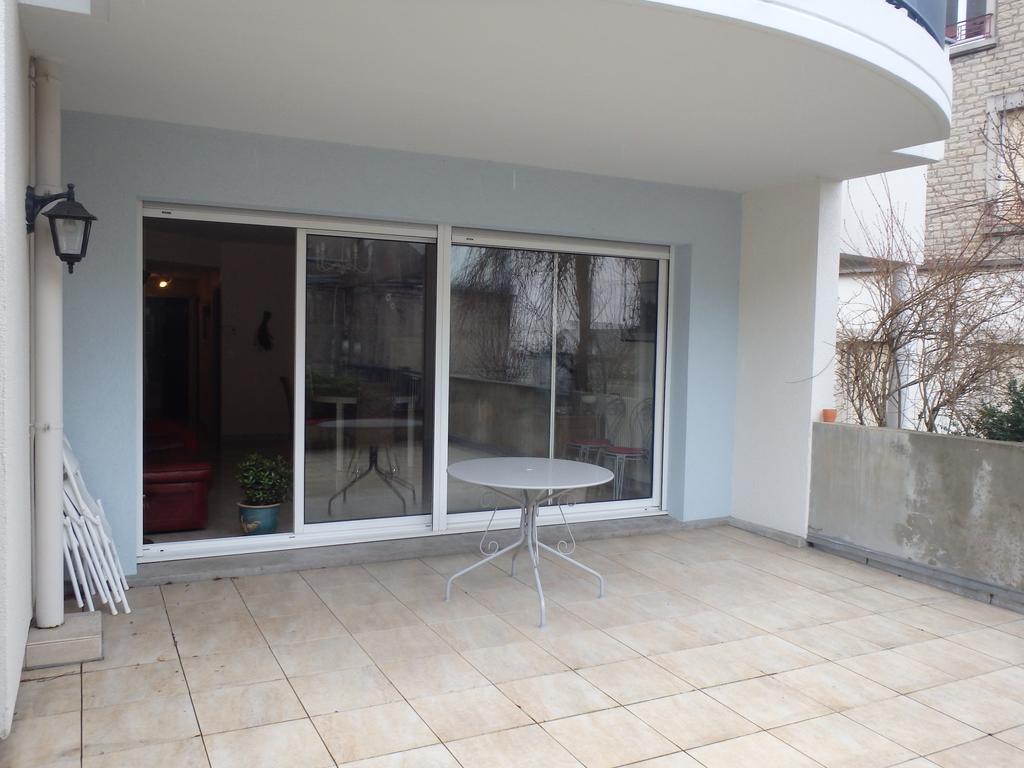 Le Moulin Des Pres Avec Terrasse Apartment Vesoul Cameră foto