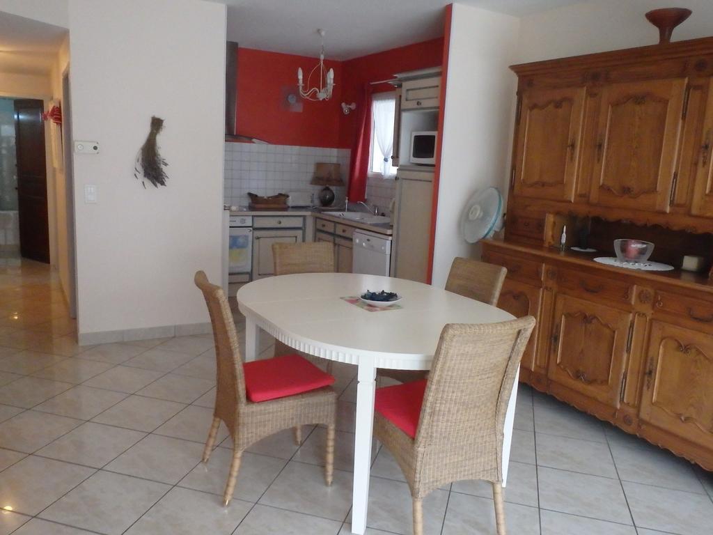 Le Moulin Des Pres Avec Terrasse Apartment Vesoul Cameră foto